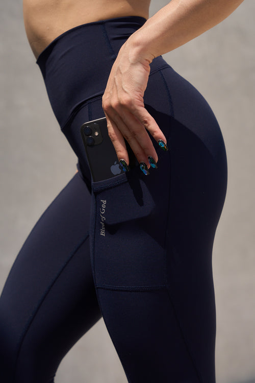 butts pockets dark navy side look with phone