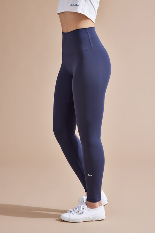 skin grey blue sculpt bum side look with model pose